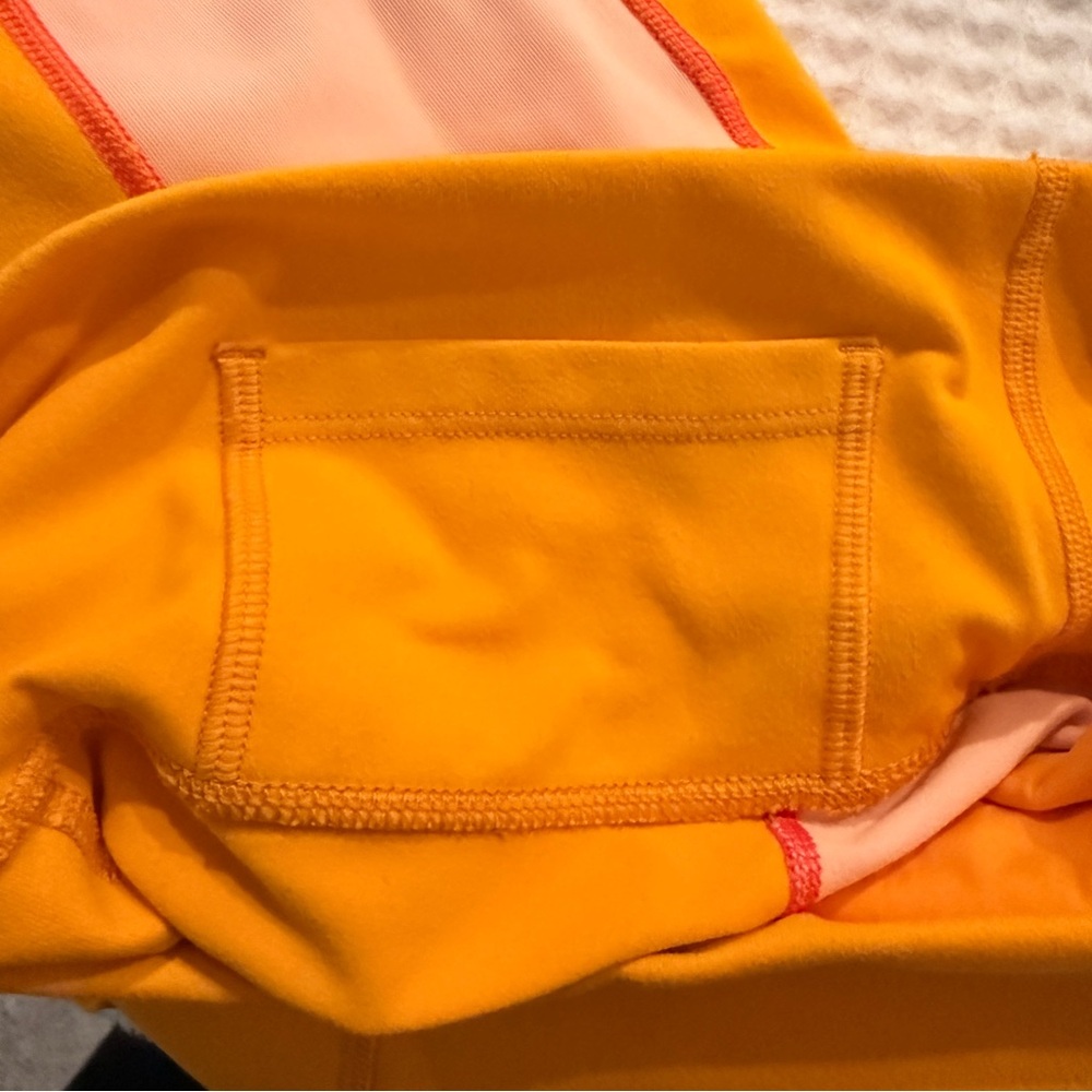 [Fabletics] athletic set - Picture 14 of 14